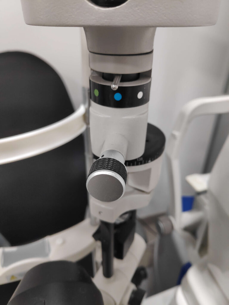 La lámpara de hendidura 4 Biomicroscopio con luz azul cobalto